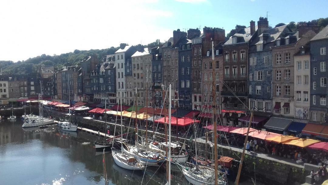 La Petite Cabane Du Pecheur Honfleur Exterior foto